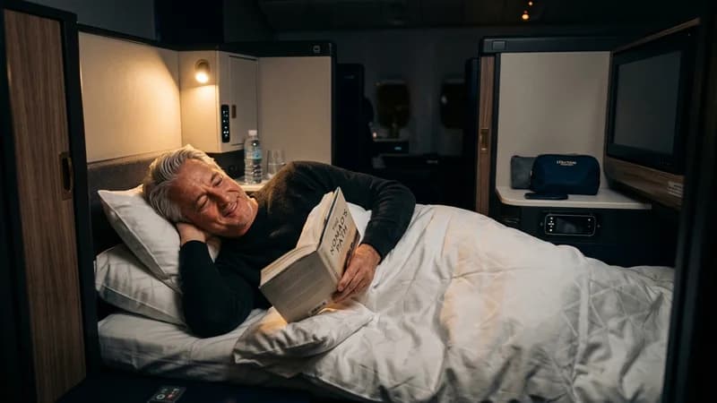 Lie-flat bed on ANA 